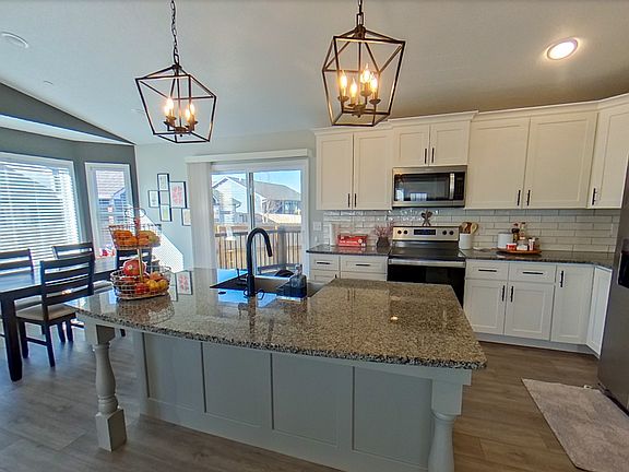 2nd image of 4928 Plumthicket Dr