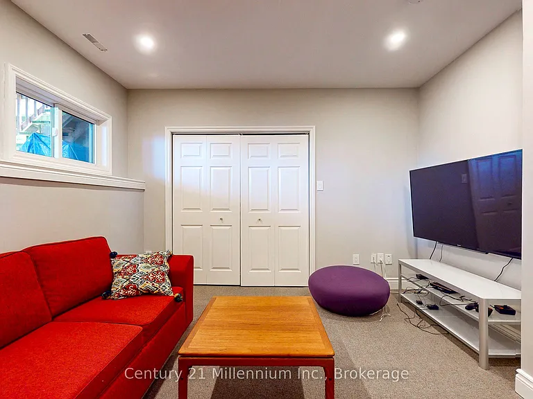 36 Lighthouse Ln E — Photo 6