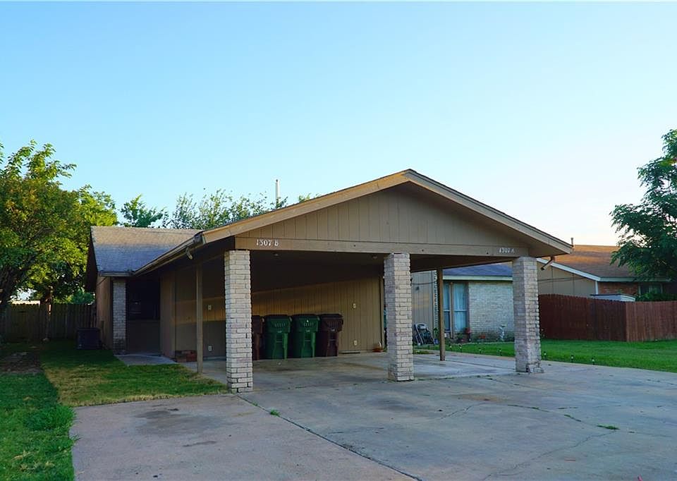1st image of 1307 Westcott Dr #B