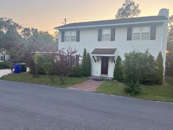 102 Laurel Ln