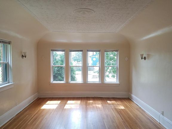 2nd image of 136 W Meinecke Ave APT 2