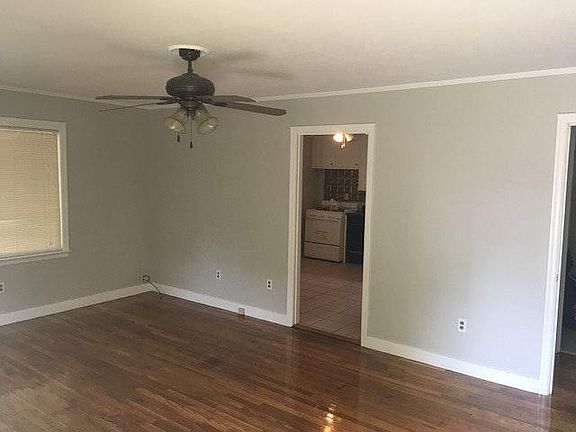2nd image of 591 Westmoreland Pl