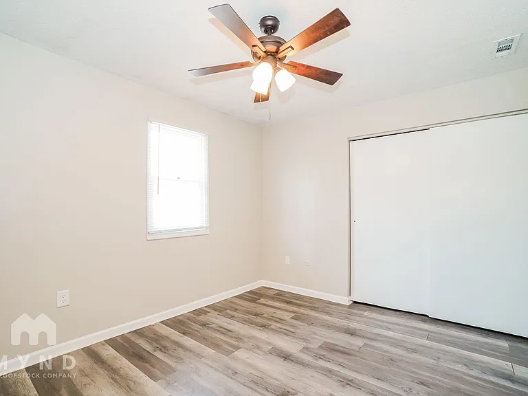 1484 Willow View Dr — Photo 8