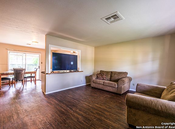 3rd image of 7102 Westlyn Dr