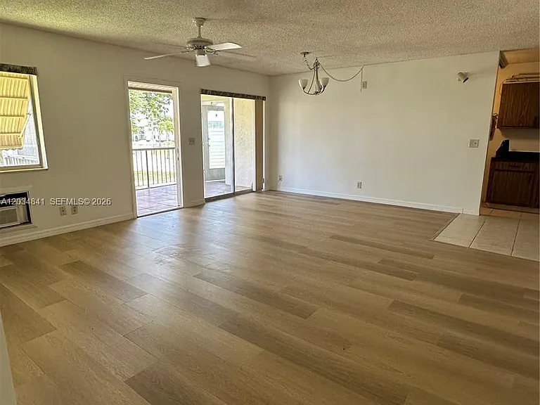 3490 La Jardin Ct #B-2 — Photo 4