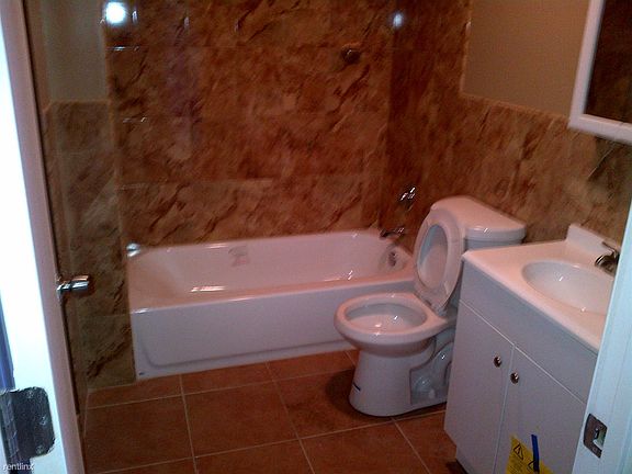 411 River St Apt 1 bathroom 2