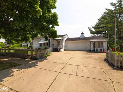 2029 McAvoy St, Flint, MI, 48503