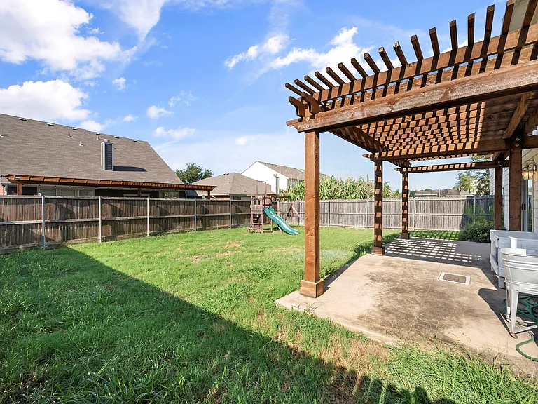 5012 Raymond Dr — Photo 19