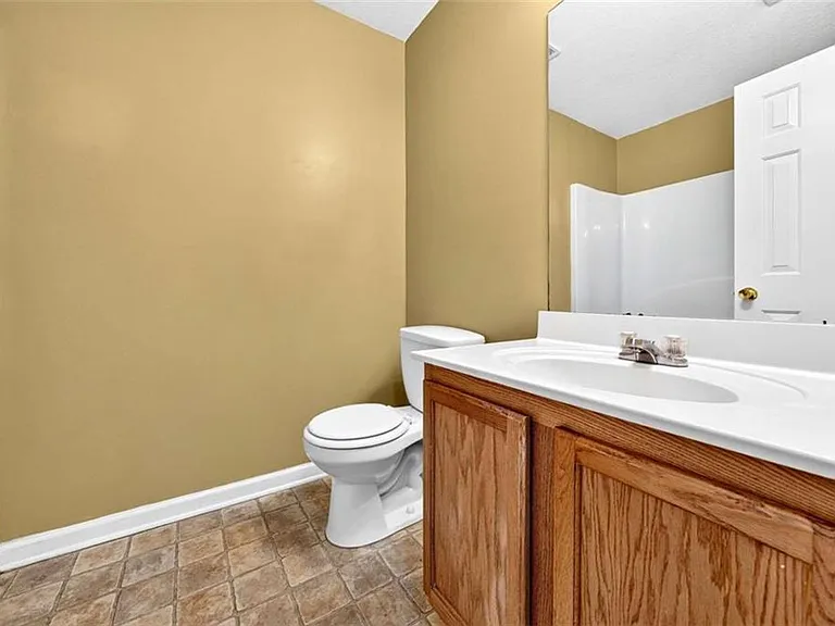 744 W Vincent Dr — Photo 33