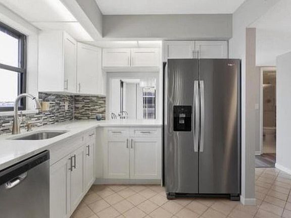 3rd image of 896 N Federal Hwy APT 332
