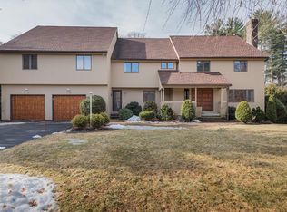8 Spencer Ct, Andover, MA 01810