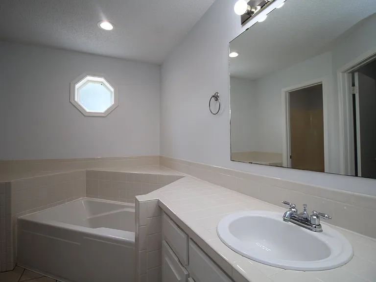 7679 Old Hickory Dr — Photo 10