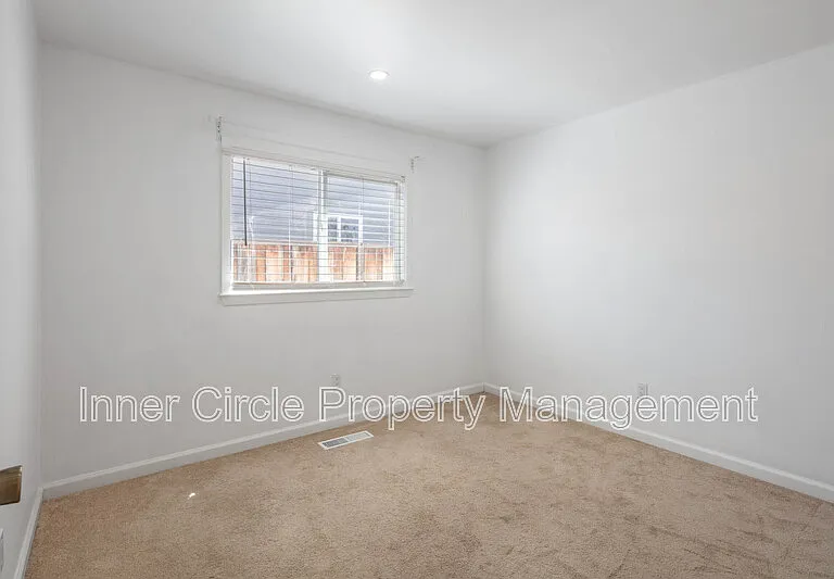 2225 Mount Whitney Dr — Photo 14