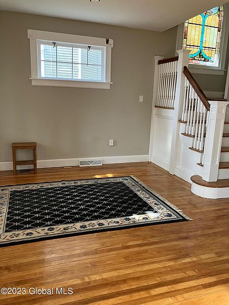 5th image of 1819 Union Street
