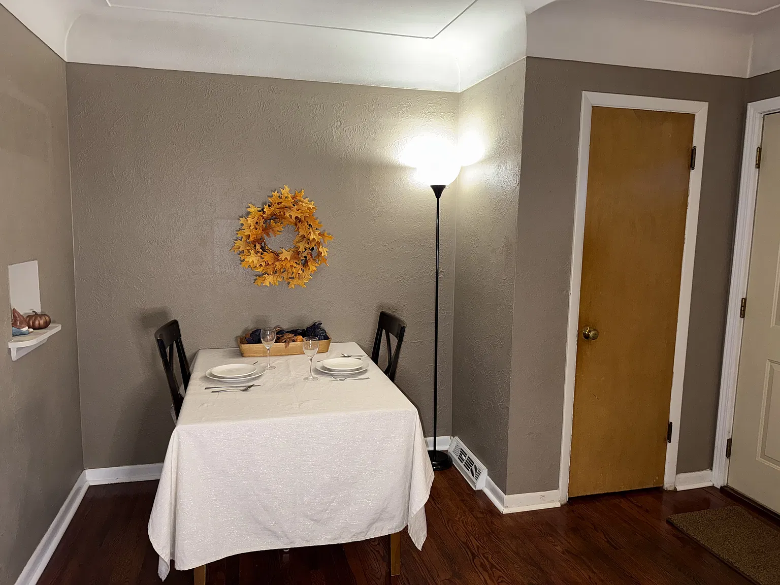 3 bed, 1.5 bath, 1536 sqft, $3,000 — Photo 3