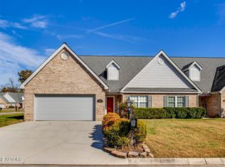 3220 Lightspring Ln, Knoxville, TN 37917