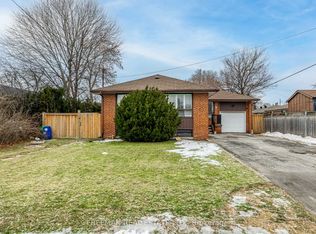 171 Honiton St, Toronto, ON M3H5N2