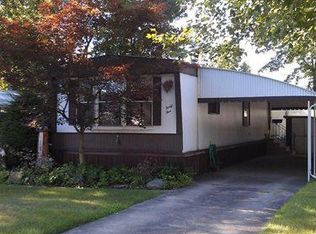 45 Parkway Dr, Olmsted Falls, OH