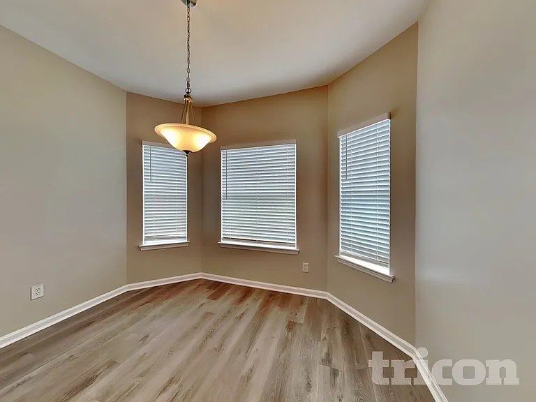 7587 Poplar Falls St — Photo 5