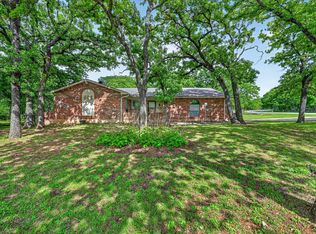 745 Carol Ln, Burleson, TX 76028