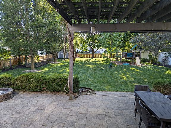 3rd image of 5283 Merrybell Ln