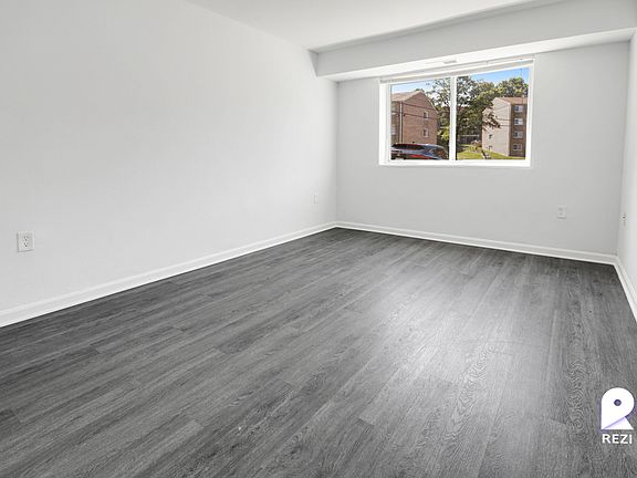 5th image of 6523 Hil Mar Dr