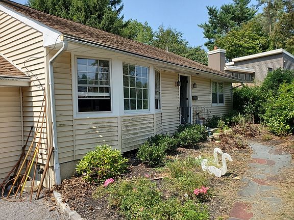 3rd image of 13 Lincoln Ave