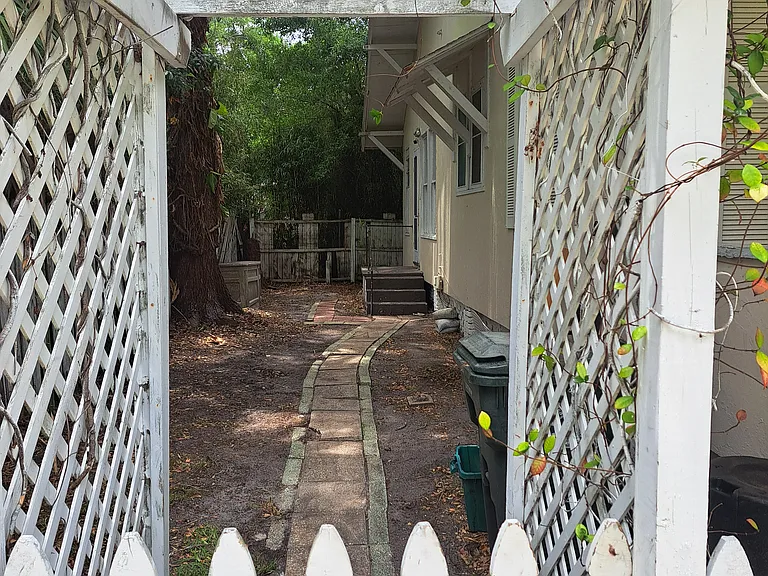 124 Loomis Ave #A — Photo 3