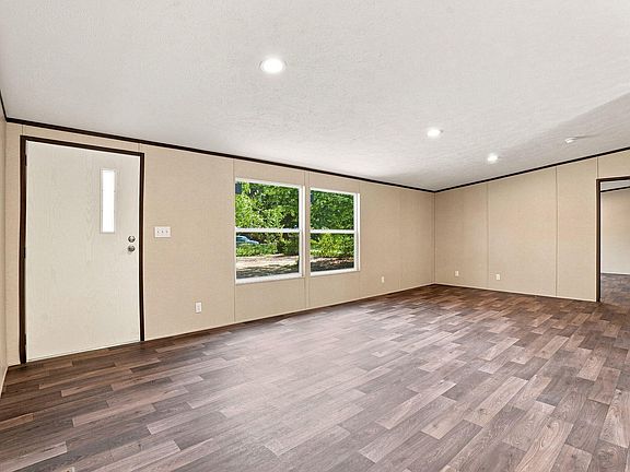 5th image of 100 Marlette Dr