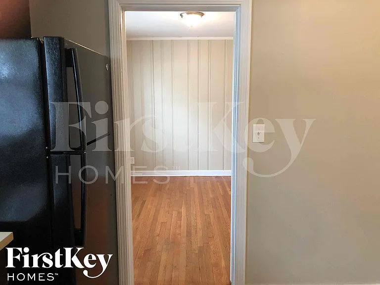 901 Elizabeth Dr — Photo 8