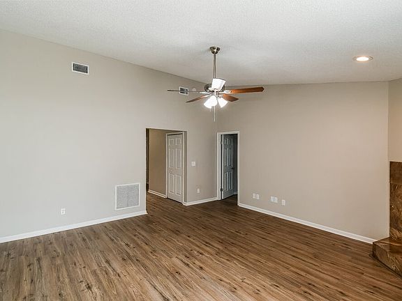 5th image of 8478 Cross Timbers Dr W