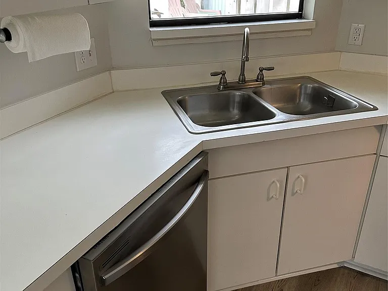 2825 Stoneway Ln #2825 — Photo 8