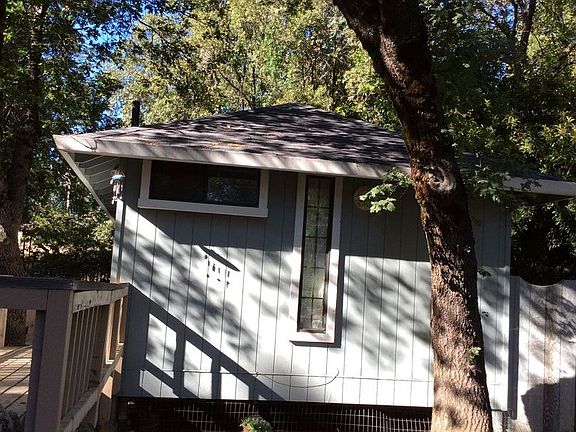 3rd image of 17560 Scenic Heights Ct