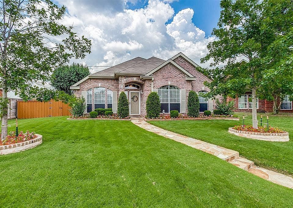 1st image of 8703 Oakleaf Dr