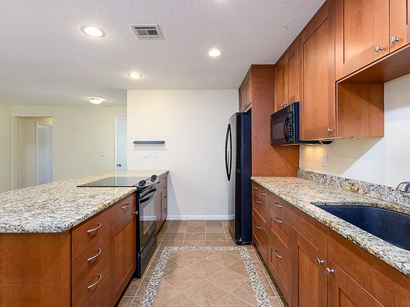 3rd image of 2700 W Sunrise Dr