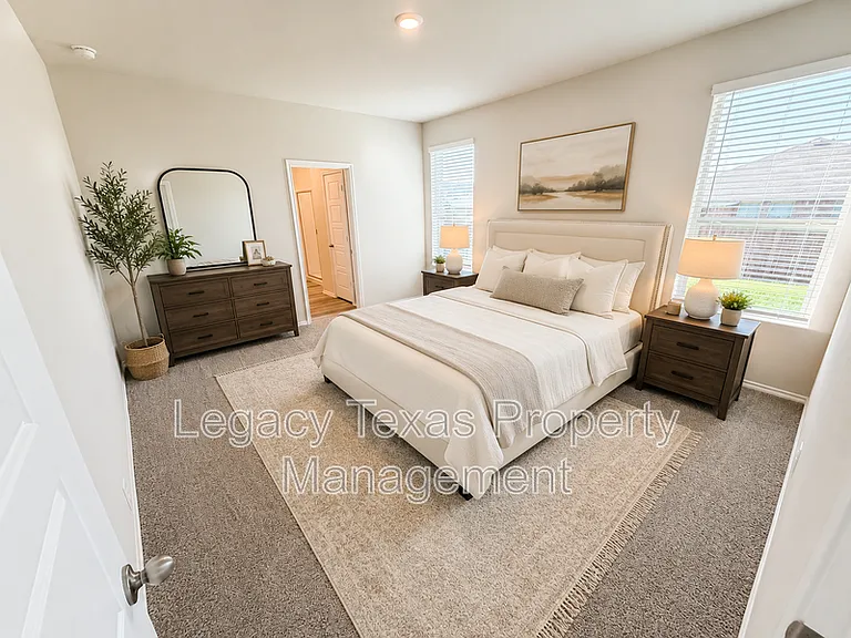 1911 Cherokee Ln — Photo 9
