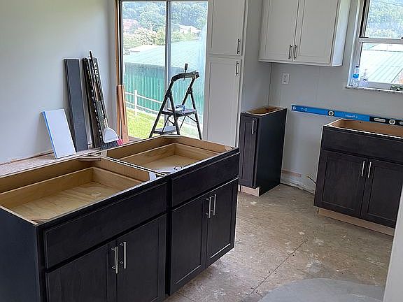 3rd image of 408 Parkview Dr