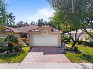 9523 Crescent View Dr N, Boynton Beach, FL 33437