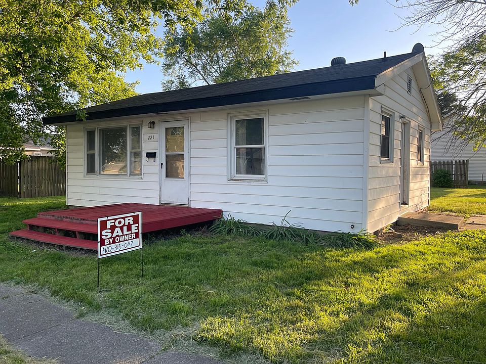 221 N Roodhouse Ave, Roodhouse, IL 62082 Zillow