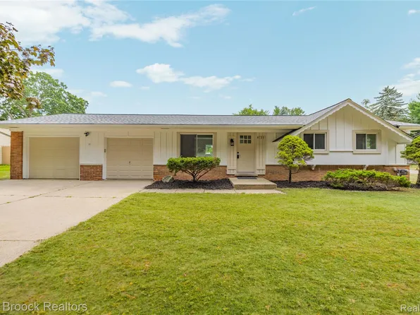 8735 Ringwood Dr, Commerce Township, MI 48382