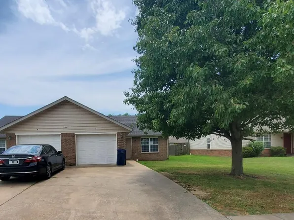 2790 Dawn Ct #A, Siloam Springs, AR 72761