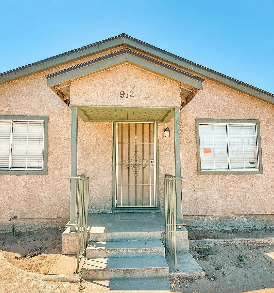 Front House for Rent on 912 Bradshaw Street — Photo 2