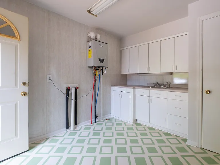1021 Maynor Ave — Photo 13