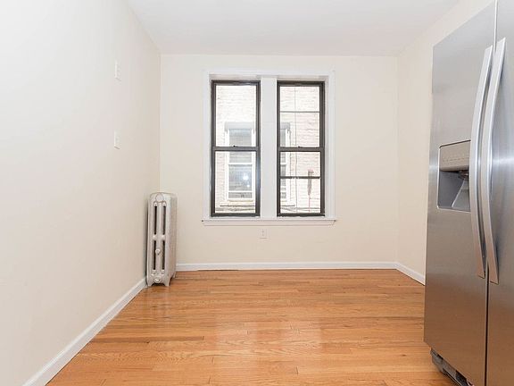 5th image of 701 Bradford St