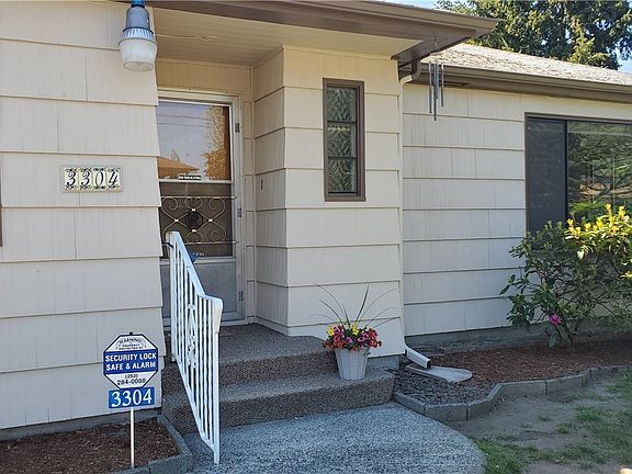 3rd image of 3304 Sunset Dr W