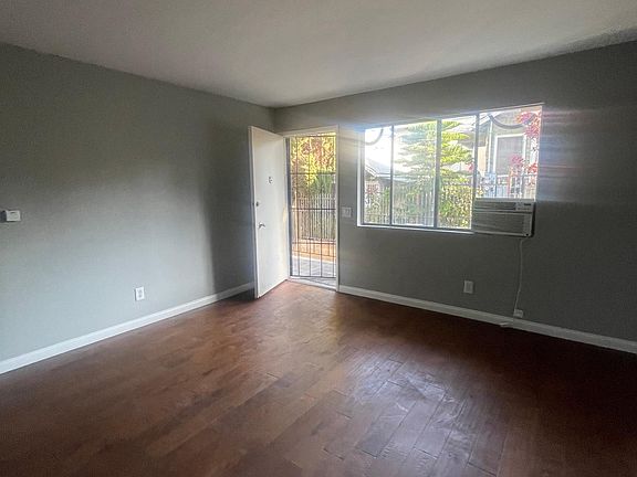 3rd image of 749 N Vendome St APT 3