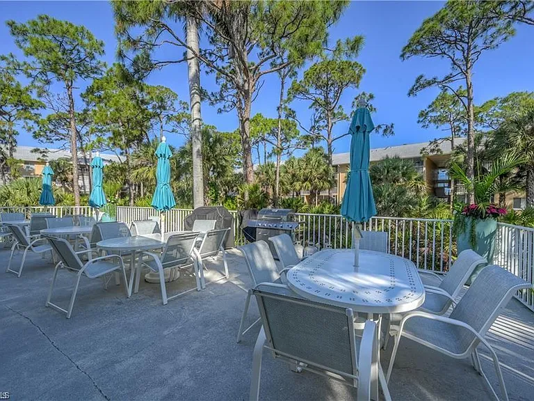3062 Sandpiper Bay Cir #K102 — Photo 27