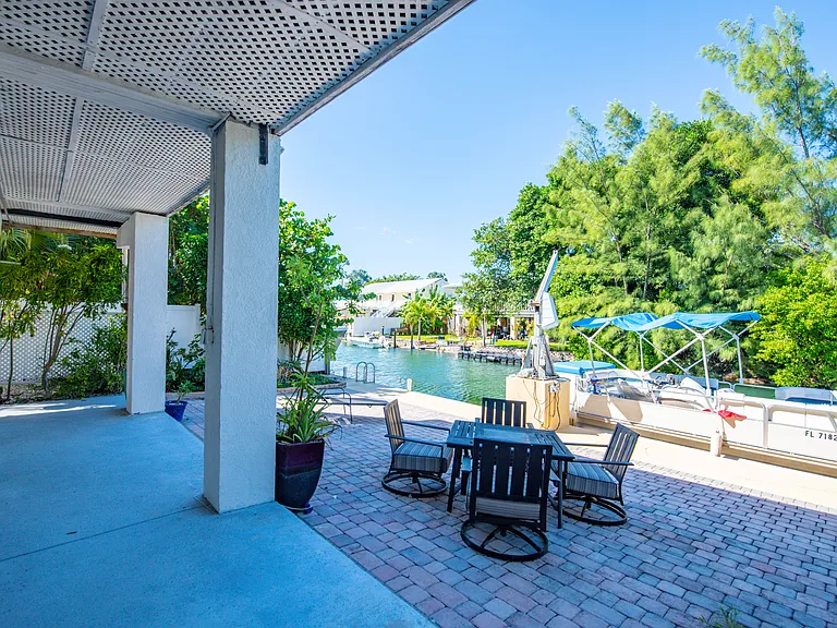 23 Emerald Dr — Photo 29