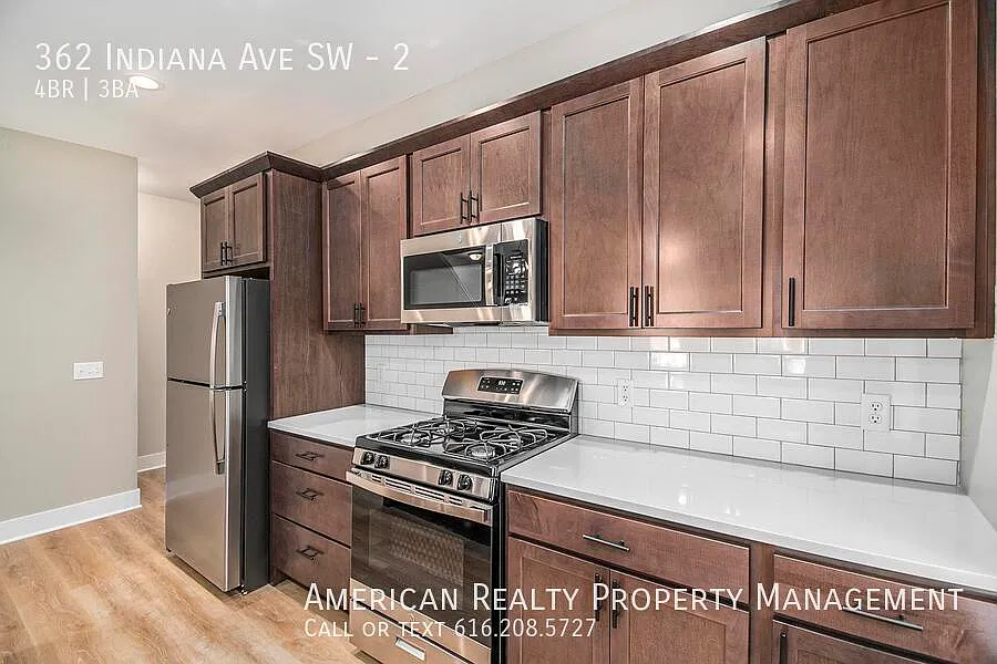 4 bed, 2.5 bath, 1600 sqft, $3,000 — Photo 4