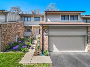 35 Commons Dr, Palos Park, IL 60464